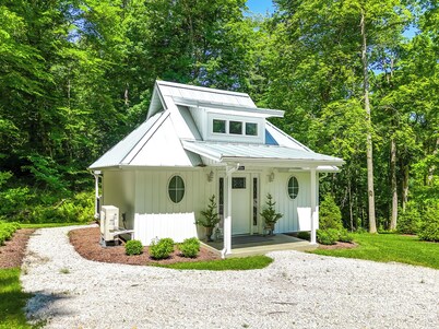 Romantic Retreat | Double Shower | Two Person Claw Foot Tub