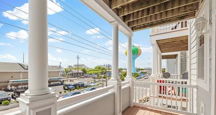 Alexander Mini Mansion in the Heart of Downtown OC