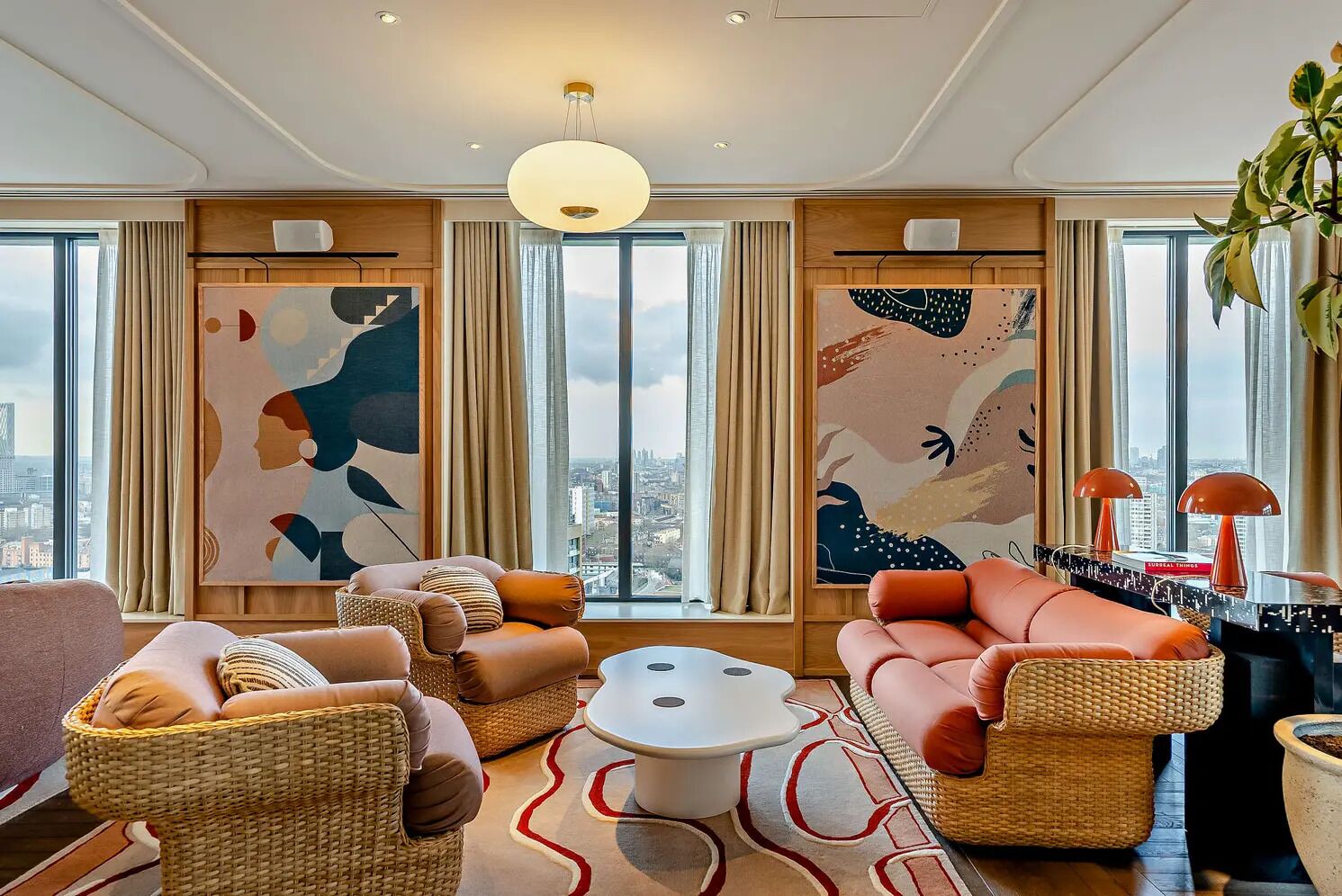 Comfort Apartment, 2 Bedrooms, Balcony, Canal View | Lobby sitting area