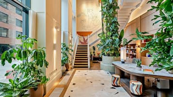 Comfort Apartment, 2 Bedrooms, Balcony, Canal View | Lobby