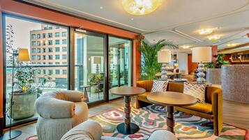 Comfort Apartment, 2 Bedrooms, Balcony, Canal View | Lobby