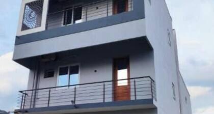 Cozy 2-bedroom apartment with AC, WiFi in charming Tiruvannamalai