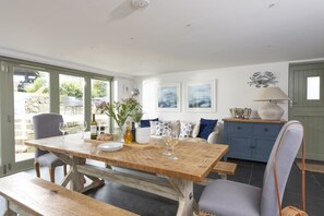 Dining - Fairings -  a house that sleeps 8 guests  in 4 bedrooms (St Ives)