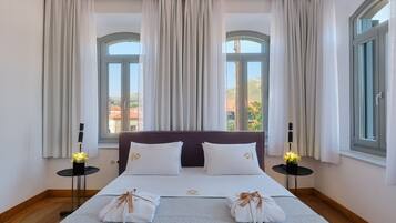 4 habitaciones, tabla de planchar con plancha, wifi y ropa de cama