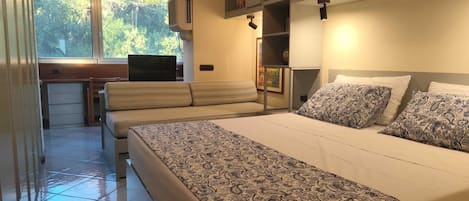 2 Schlafzimmer, Schreibtisch, Bügeleisen/Bügelbrett, WLAN