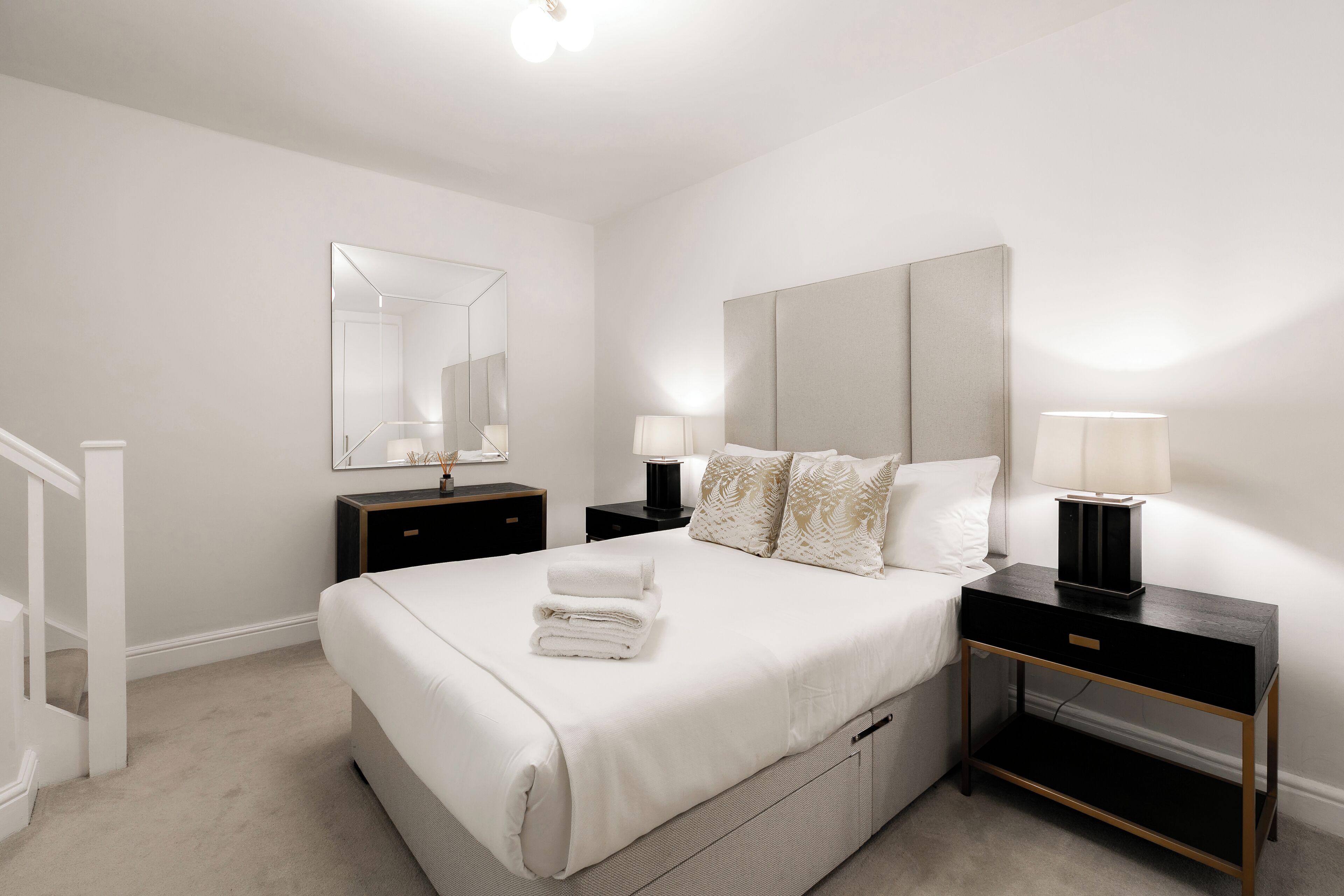 Premium bedding, in-room safe, iron/ironing board, free WiFi