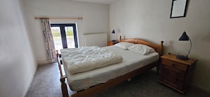 16 bedrooms, WiFi