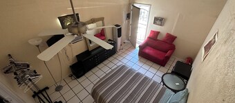 Cozy guesthouse in enjoyable El Paso with fitness room outside, WiFi