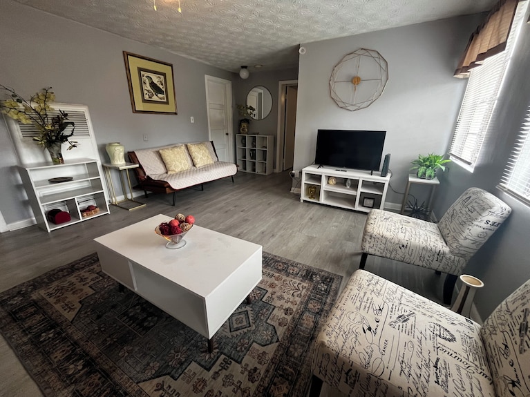 Cozy Historic 1-bedroom Apartment In Valdosta Near Sgmc, Vsu, And Moody. - Valdosta, GA