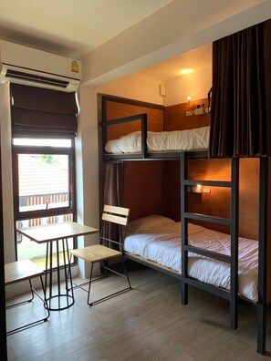 Shared Dormitory, Men only, Non Smoking | Free WiFi, bed sheets - COOPER Chiang Mai (Chiang Mai)