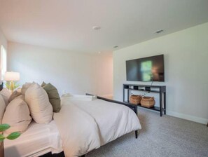 4 chambres, fer et planche à repasser, lit parapluie, Wi-Fi gratuit