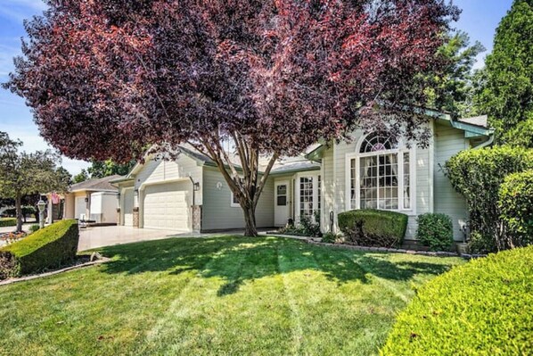 Exterior - Charming Eagle, Idaho Retreat
(Eagle)