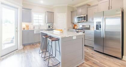 Modern Comfort in a Cozy Retreat