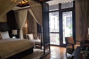 Cots/infant beds - Reignwood Pine Valley (Beijing)