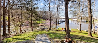 Hyco Haven with Hot Tub