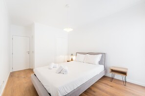 3 bedrooms, iron/ironing board, Internet, bed sheets