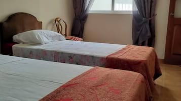 2 bedrooms, iron/ironing board, bed sheets