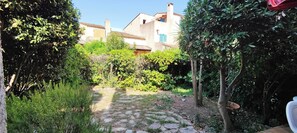 Property grounds - Family house 4 bedrooms - with garden (Saint-Raphaël)