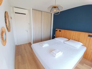 2 bedrooms, WiFi, bed sheets - T3 with balcony, near beach of Cagnes-sur-Mer (Cagnes-sur-Mer)