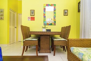 Luxury Apartment | In-room dining - Silver Palms Charming 1BR Private Beach and Pool (Ocho Rios)