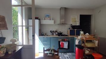 Réfrigérateur, micro-ondes, four, lave-vaisselle