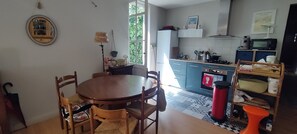 Refrigerador, microondas, horno y lavavajillas 
