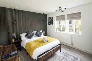 Appartement | 1 slaapkamer, een bureau, een strijkplank/strijkijzer, gratis wifi