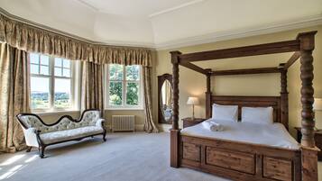 12 bedrooms, iron/ironing board, travel cot, free WiFi