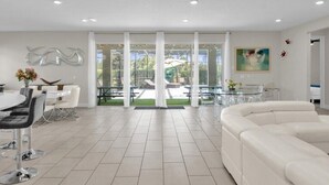 Interior - 10 Bedrooms/ 10.5 Bathrooms/ Encore Resort (205 SS) (Kissimmee)