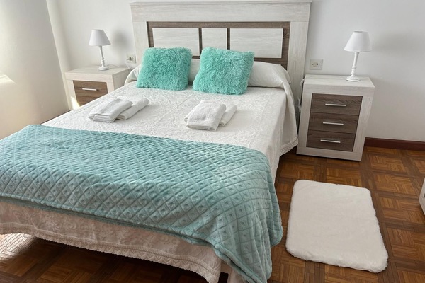 3 dormitorios, tabla de planchar con plancha, wifi y ropa de cama