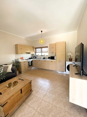 Interior - Almirida Paradise Apartments (Chania)