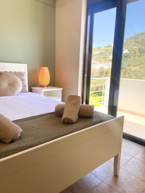 2 bedrooms, iron/ironing board, travel cot, free WiFi - Almirida Paradise Apartments (Chania)