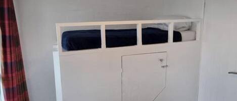 2 kamar tidur, Wi-Fi gratis, dan seprai linen