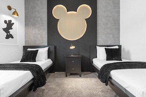 5 bedrooms, iron/ironing board, WiFi, bed sheets