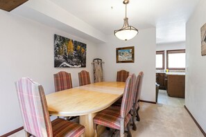 Dining - Spacious Townhome on Shuttle Route, Just Minutes to Vail Resort! (Vail)