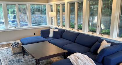 Lake Lanier Retreat – Renovated Luxury + Lake Access & Sunset Views