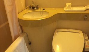 Bathroom - Hotel Airway (Naha)