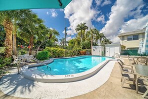 Pool - Lovely well located 2 bedroom for seasonal rent (Hollywood)