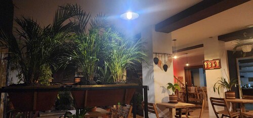 Portelli Hostal Zona G