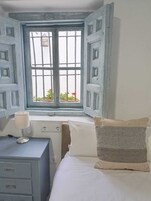 Apartamento Deluxe, vistas al patio | 2 dormitorios y wifi gratis