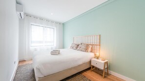 2 soverom, strykejern/-brett, reiseseng for barn og wi-fi (inkludert)