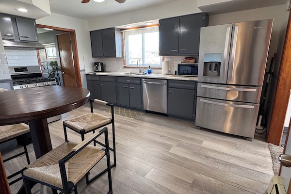 Geladeira, micro-ondas, fogão, cooktop