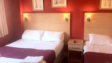 Family Room | Laptop workspace, soundproofing, free WiFi