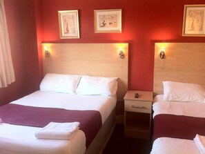 Family Room | Laptop workspace, soundproofing, free WiFi - City Inn Express Hotel (London)