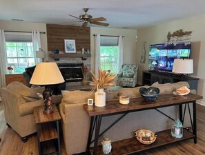 Living area - 510 Tee Time

 (Ocean Pines)