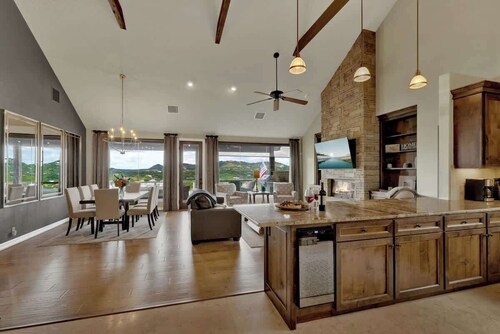 Canyon Lakehouse Panoramic Lake Views With Firepit!