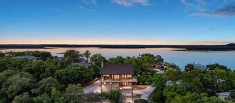 Canyon Lakehouse Panoramic Lake Views With Firepit!