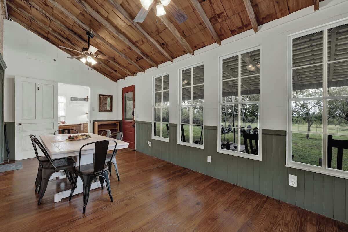 House, Multiple Beds, Patio (3499 W US 290- Main) | Dining