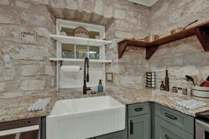 House, Multiple Beds, Patio (3499 W US 290- Main) | Private kitchen