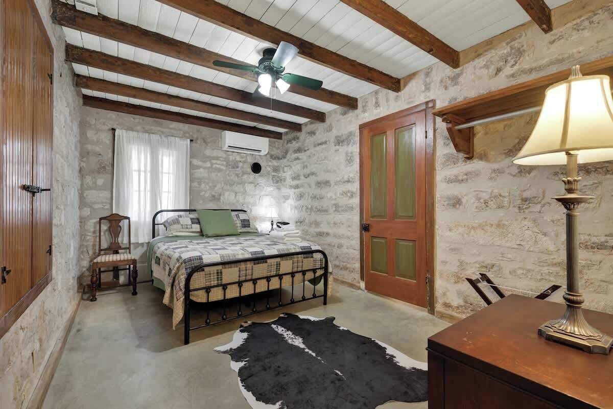 House, Multiple Beds, Patio (3499 W US 290- Main) | 4 bedrooms, individually decorated, individually furnished, bed sheets